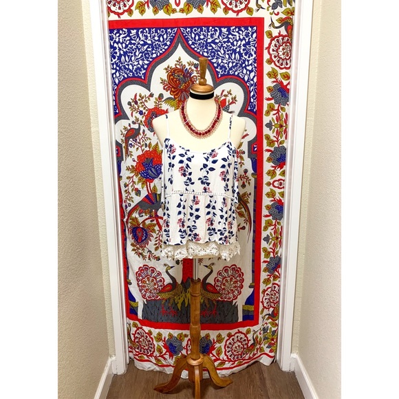 π Beautiful flower picnic top - Picture 2 of 11